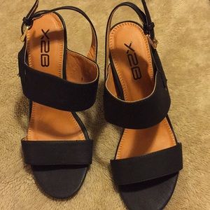 $10SALE🤑X2B Heels